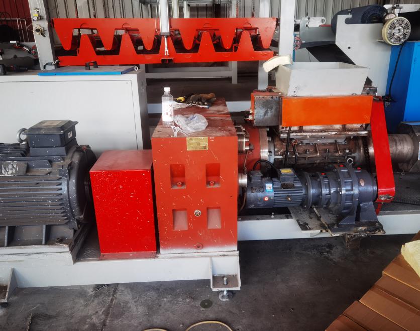 Dây chuyền sản xuất màng chống thấm cao su butyl