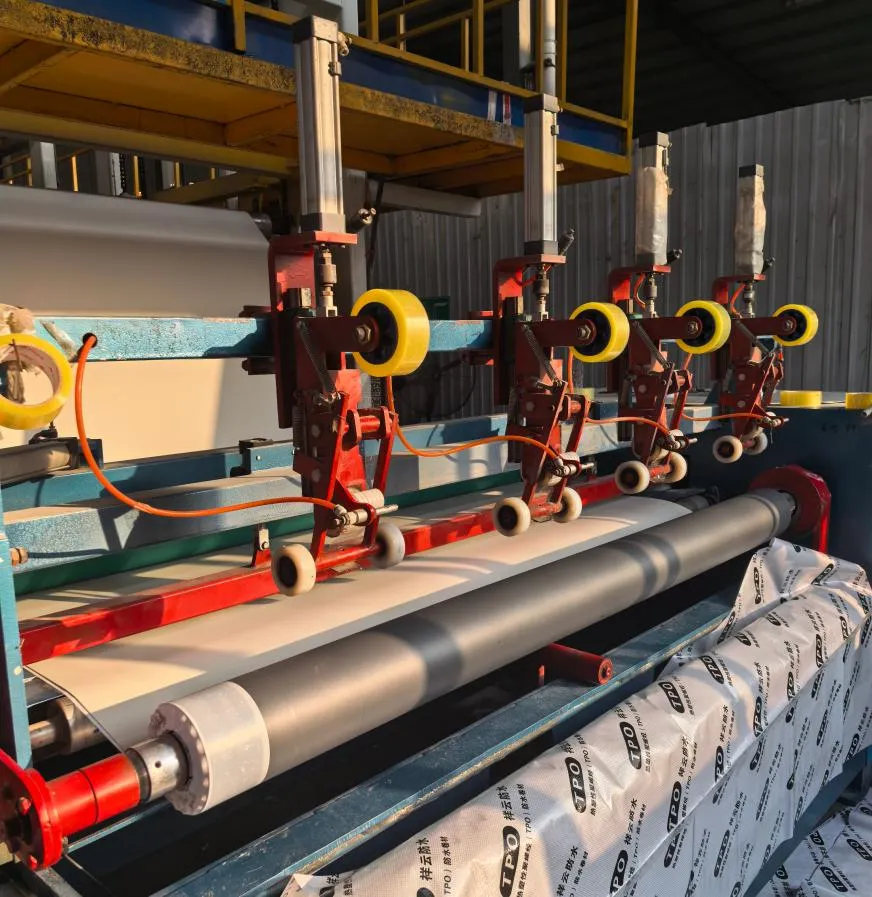 Màng chống thấm Polyvinyl Clorua (PVC)